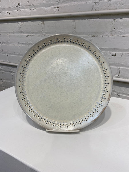 Dotted Dinner Plate, white Firefly